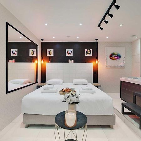 Intimate Apartment With Air Conditioner & Jacuzzi 2Br 6P Montmartre Paris Exteriör bild