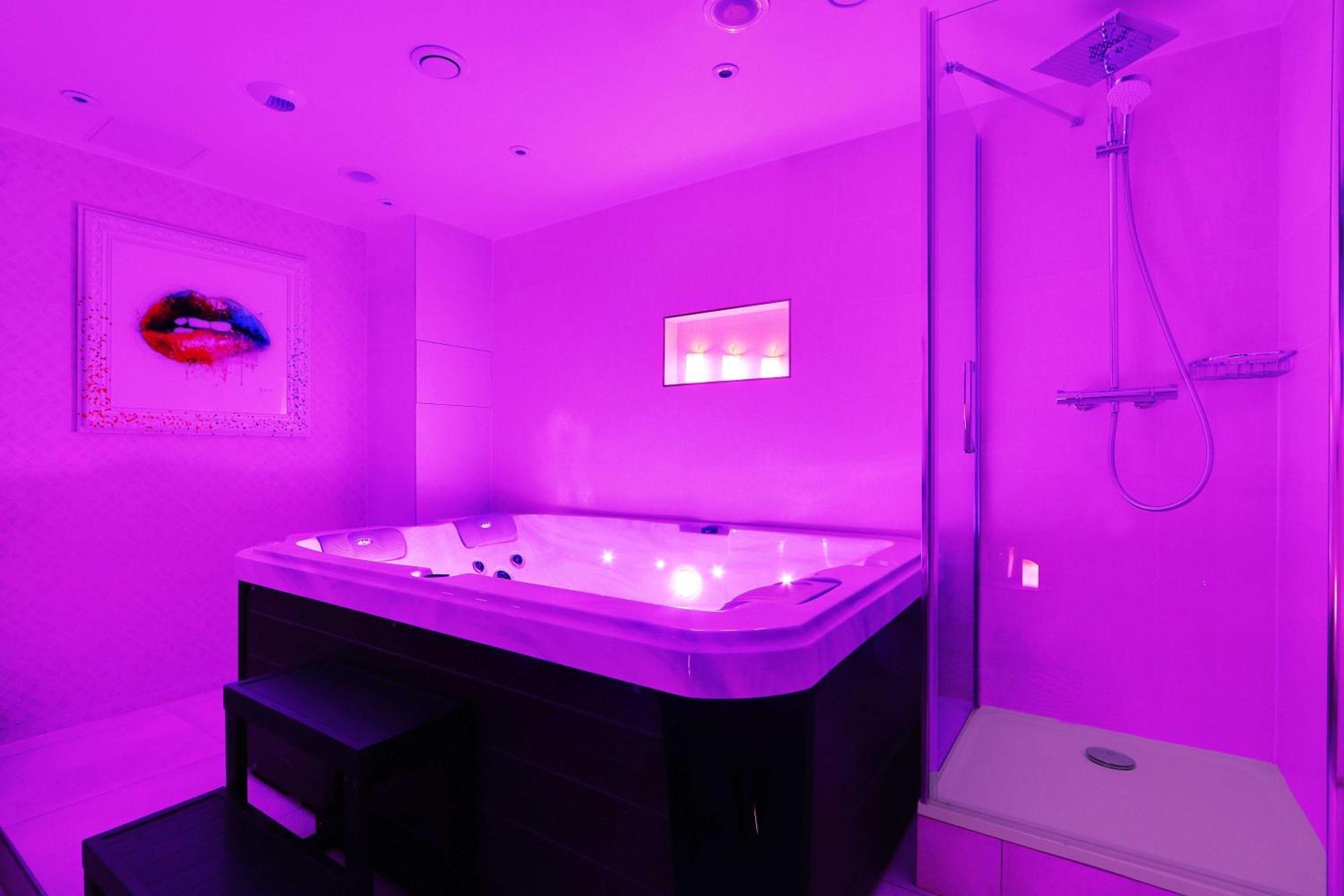 Intimate Apartment With Air Conditioner & Jacuzzi 2Br 6P Montmartre Paris Exteriör bild
