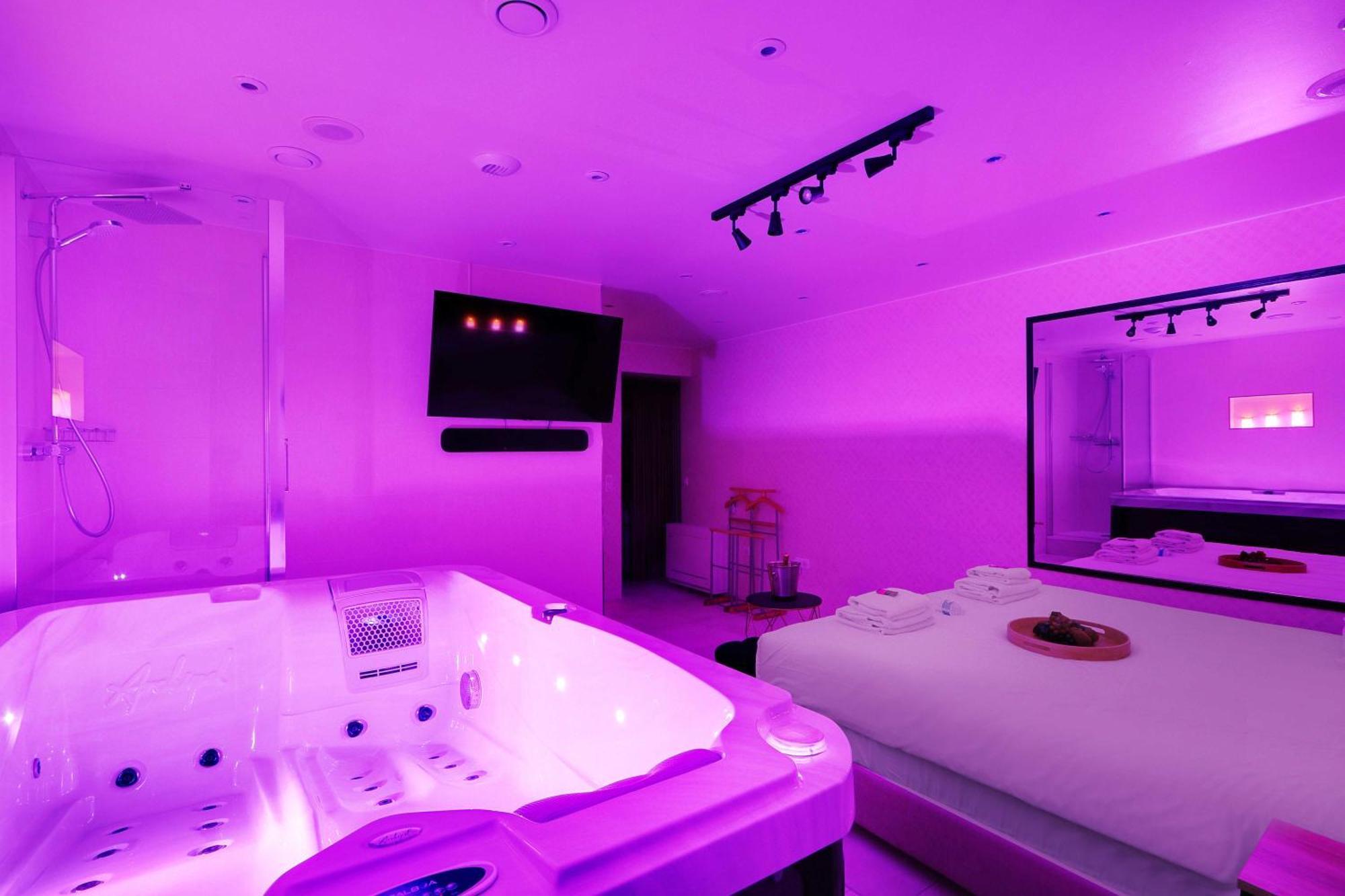 Intimate Apartment With Air Conditioner & Jacuzzi 2Br 6P Montmartre Paris Exteriör bild